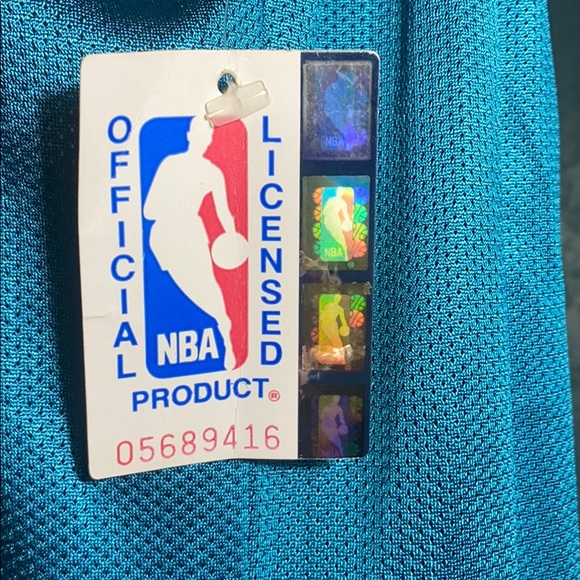 Rare 90s NBA Larry Johnson Autographed Jersey NWT - Picture 9 of 16